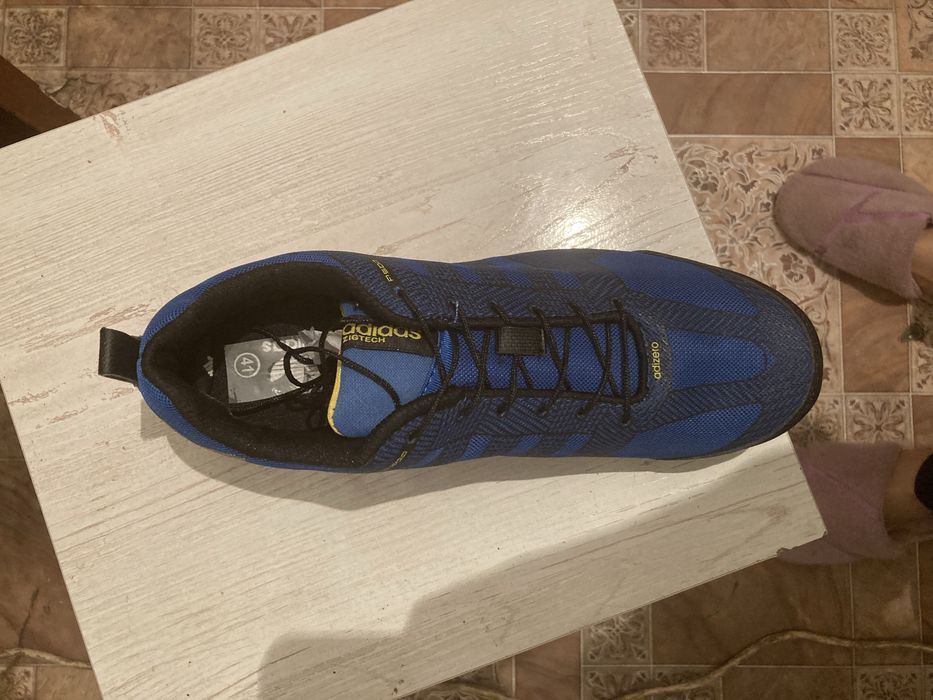 Летний кроссовка