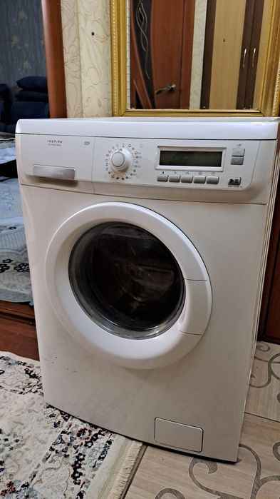 Продам машинку стиральную