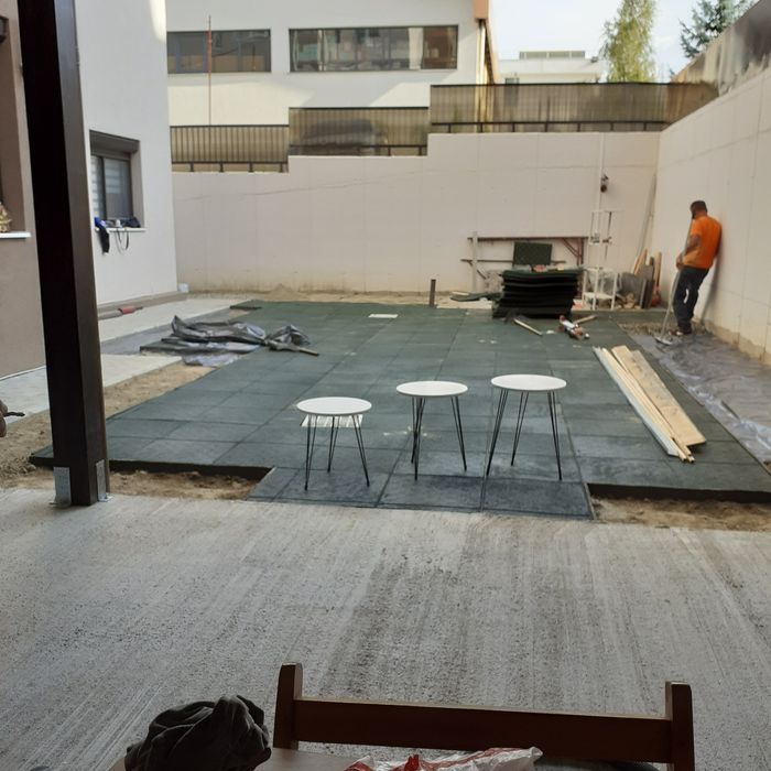 Montez pavele beton sau cauciuc