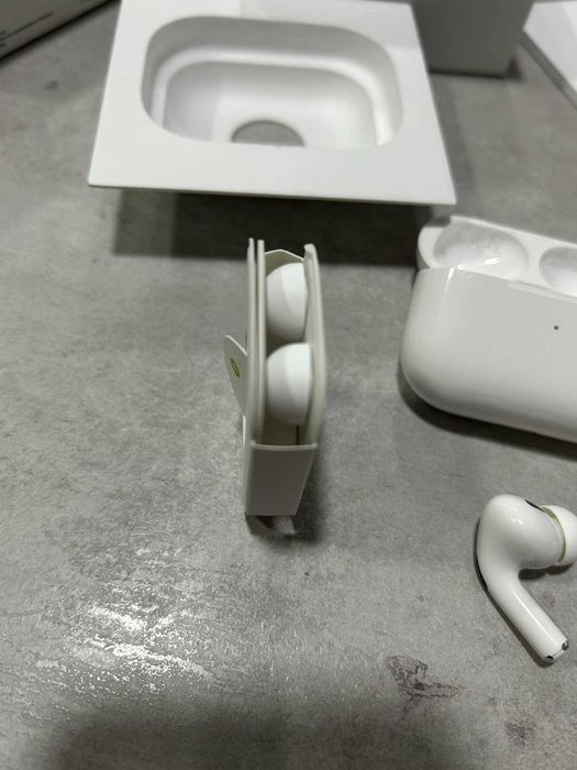 Оригинални Apple AirPods Pro 2