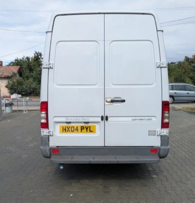 Продавам товарен бус Mercedes-Benz Sprinter 313 CDI двигател OM 611 (2.2 CDI) 2004 г., реални километри, като НОВ!!!