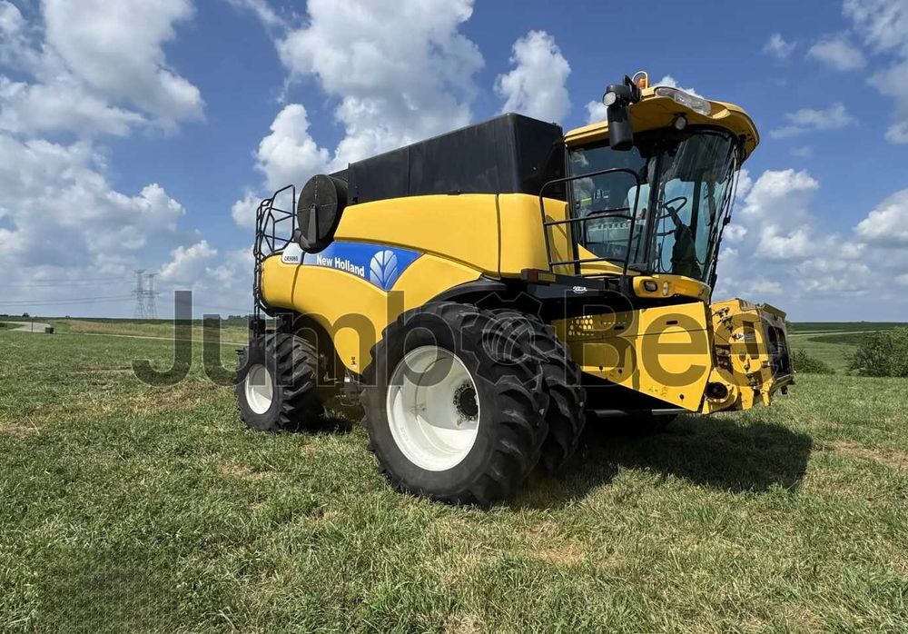 New Holland CR9080