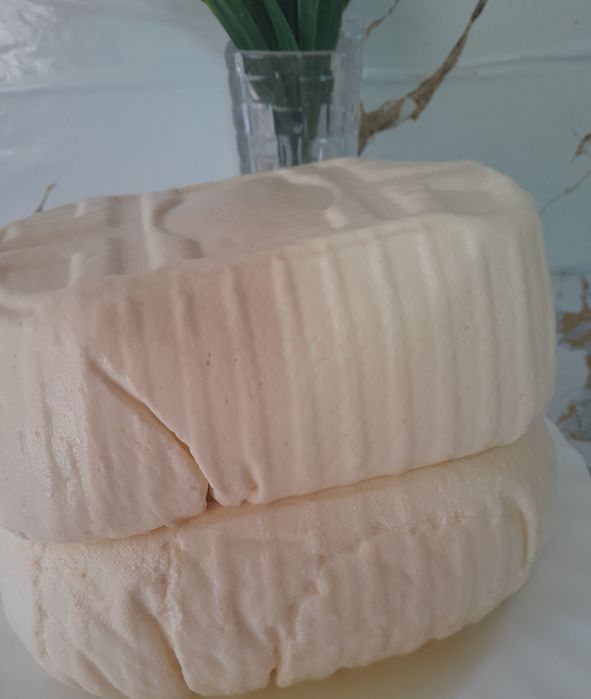 Brânză de vacă sărată proaspătă  facuta ,natural
