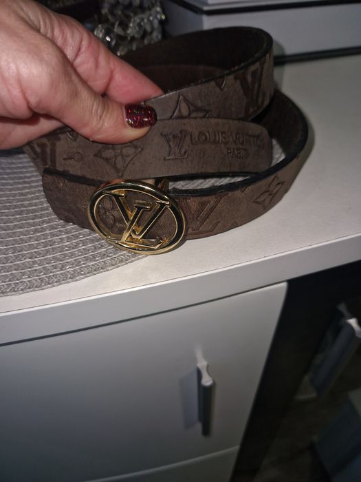 Louis Vuitton естествена кожа колан.Нов