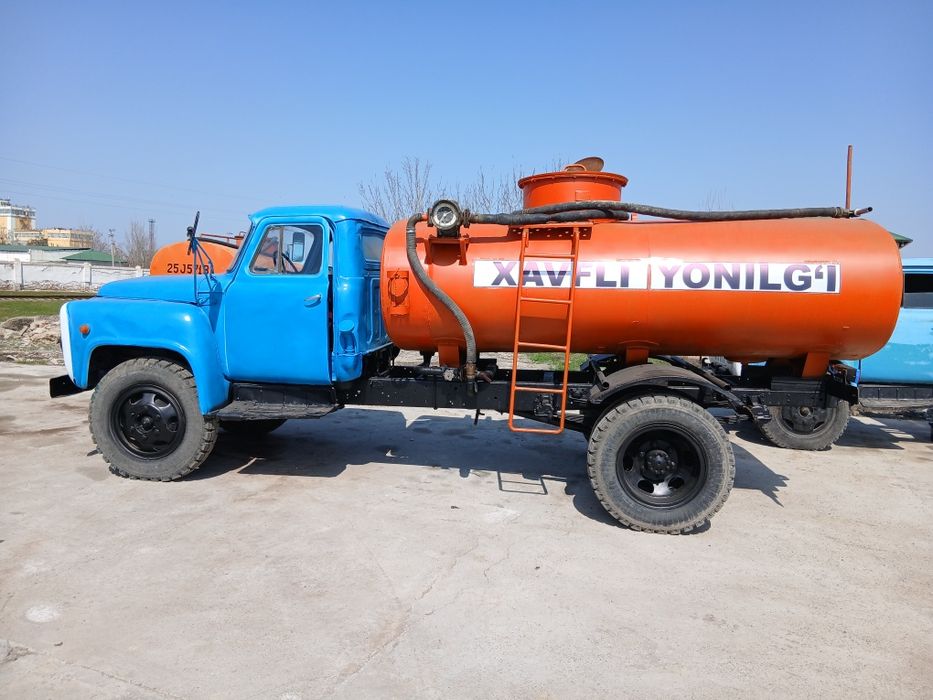 Бензавоз Газ 53 .