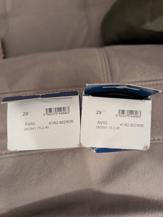 Вътрешни Гуми за МТБ Mitas 28/29 x 1.75-2.45 AV40  и контактни педали