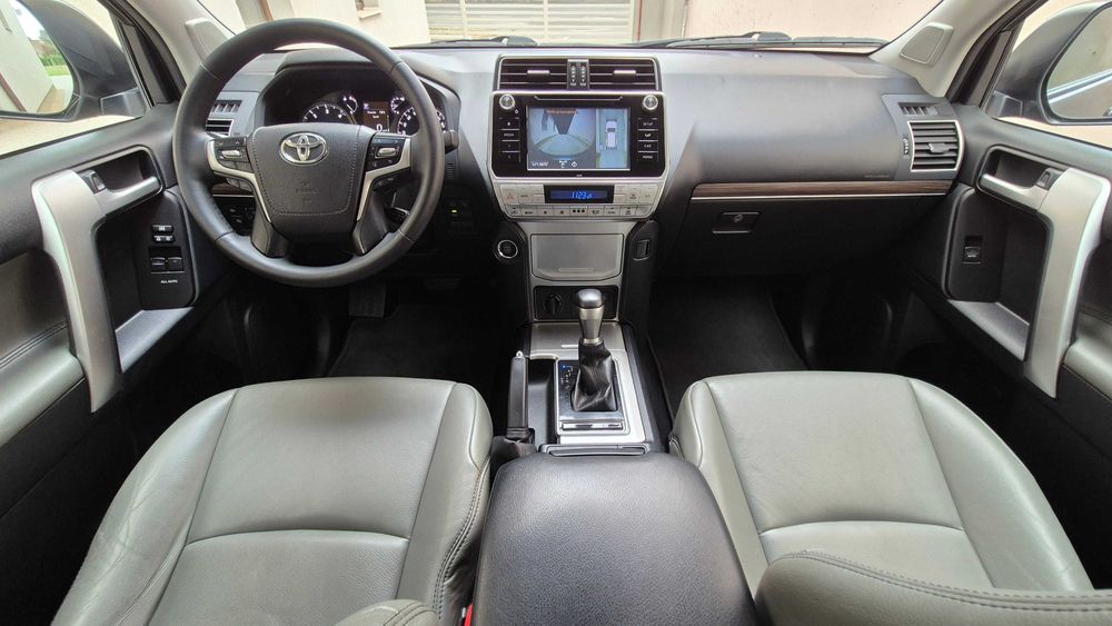 Toyota Land Cruiser 150 Executive, 3 usi, autoutilitara N1
