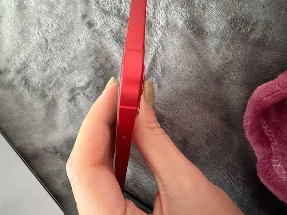 Telefon Iphone 12 rosu