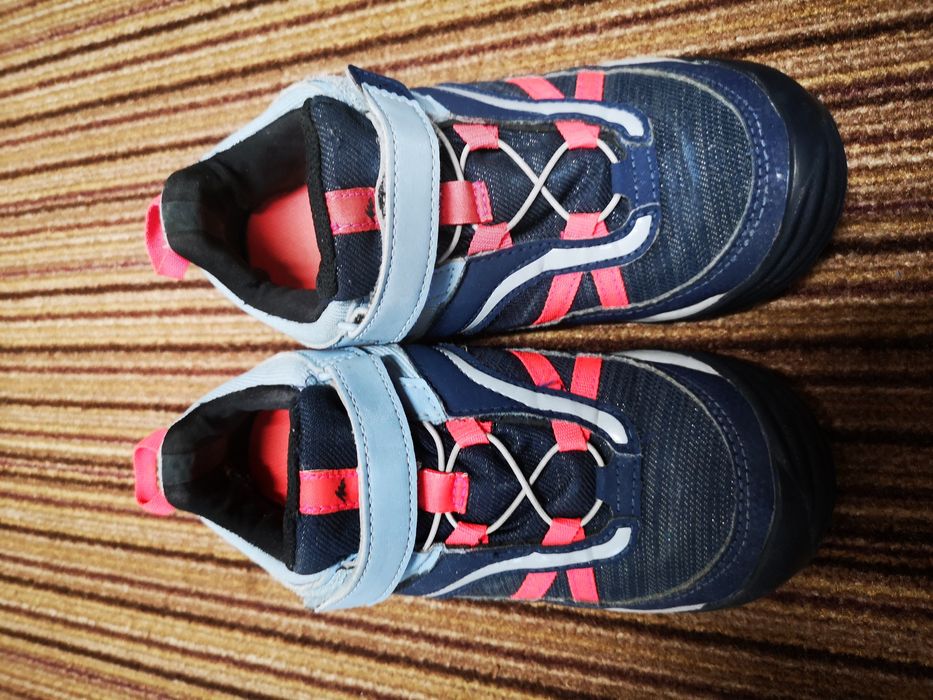 Incaltaminte drumetie primavara-toamna, marimea 33, Decathlon