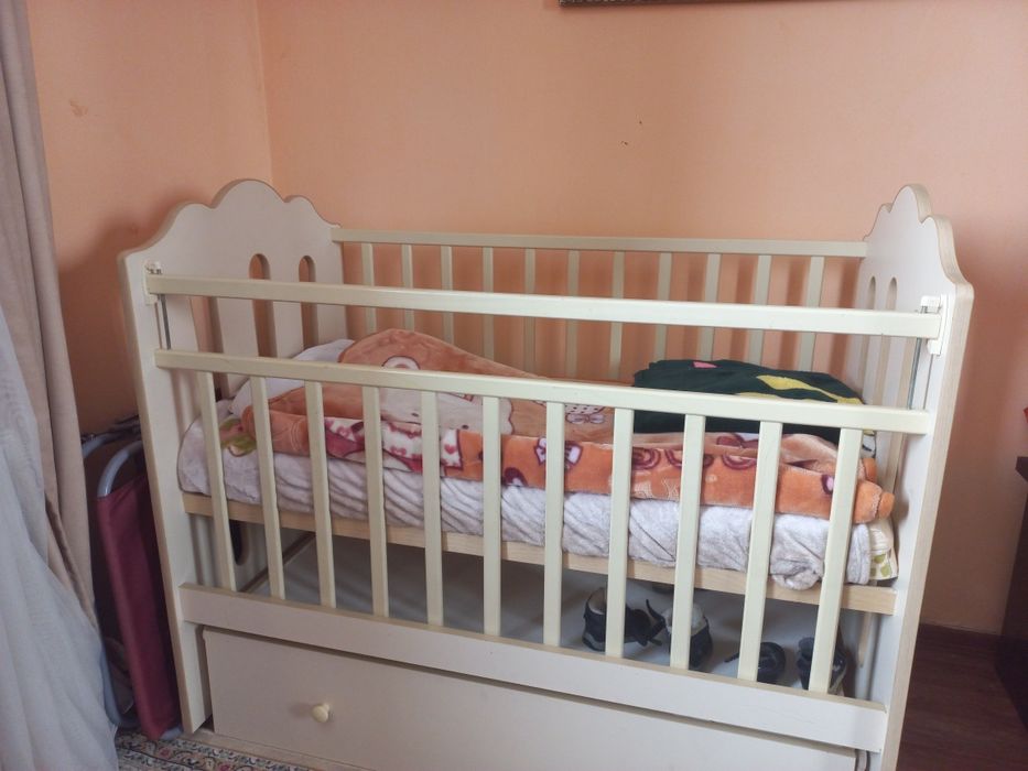 Детский кроватик, манеж, качается