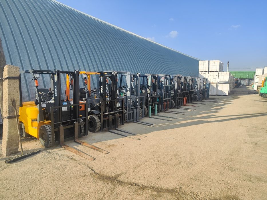 Продам вилочный погрузчик. Кара