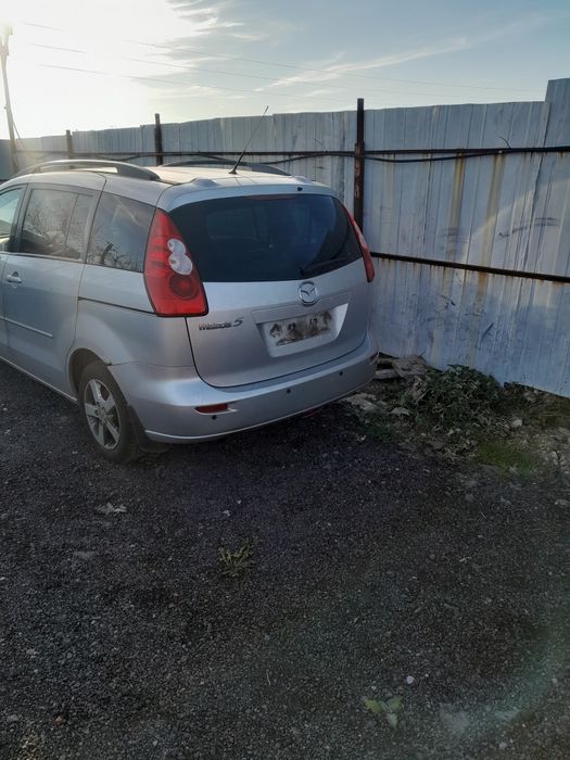 Продавам мазда 5 на части
