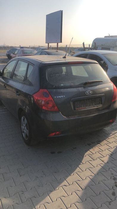 Dezmembram Kia Ceed 1.6 B an fabr. 2008
