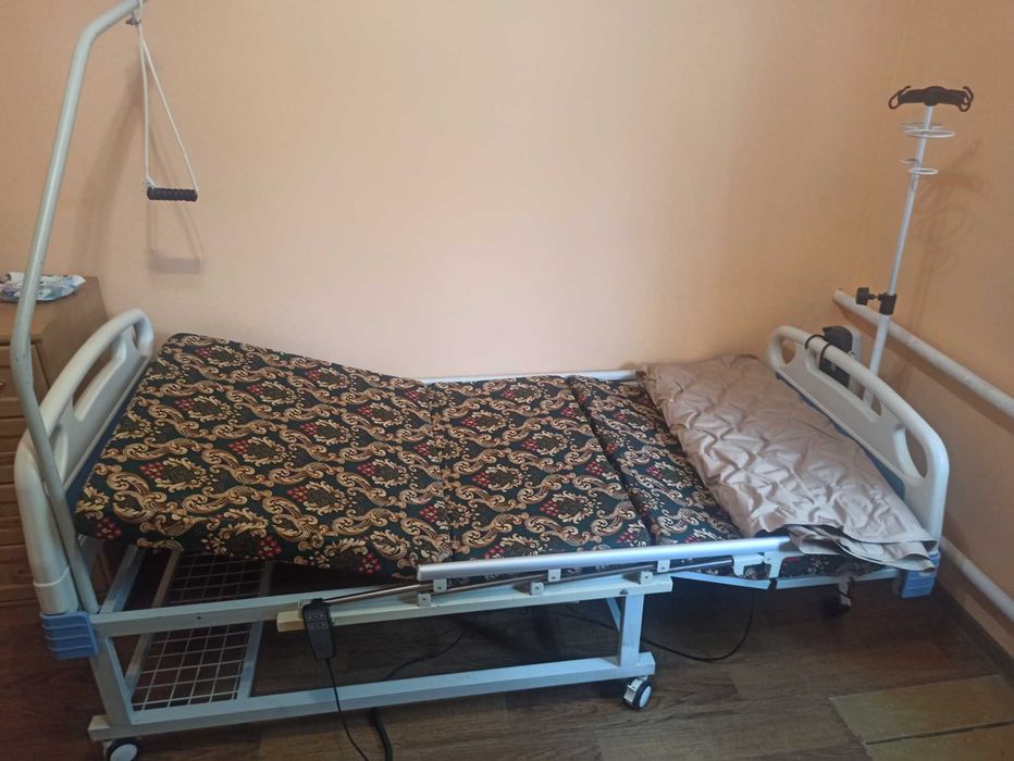 Кровать для лежачих больных