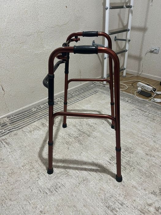 Ходунок для взрослых