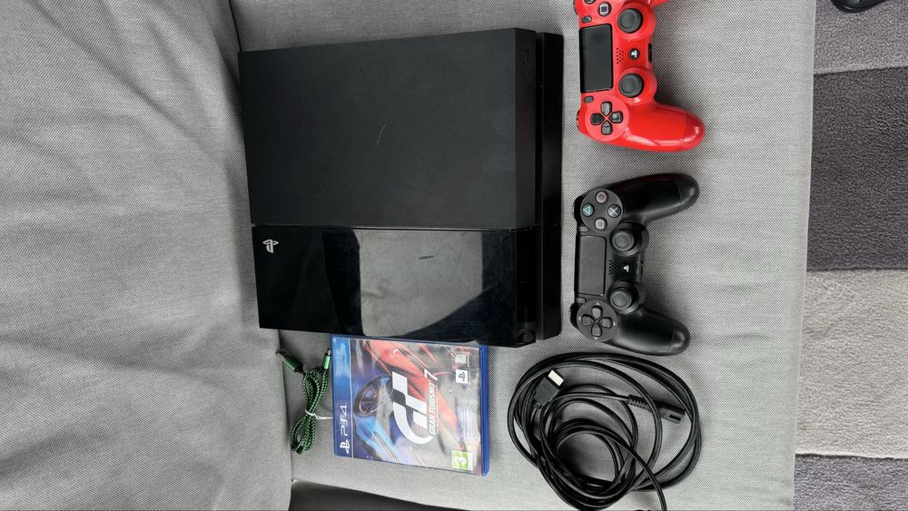 Consola Sony playstation 4 cu 2 manete originale
