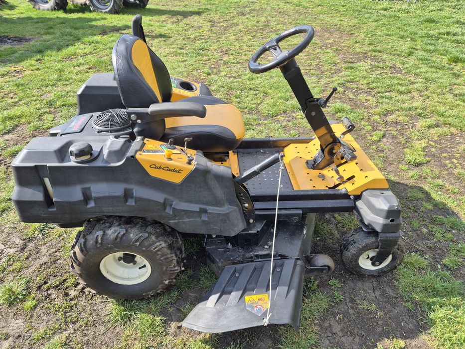 Tractor De Tuns Iarba Gazonul Profesional Cub Cadet Turn Zero