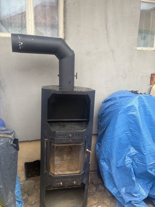 Semineu pe lemne 8kw
