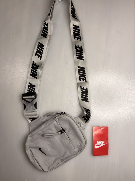 Borseta Nike culoare gri