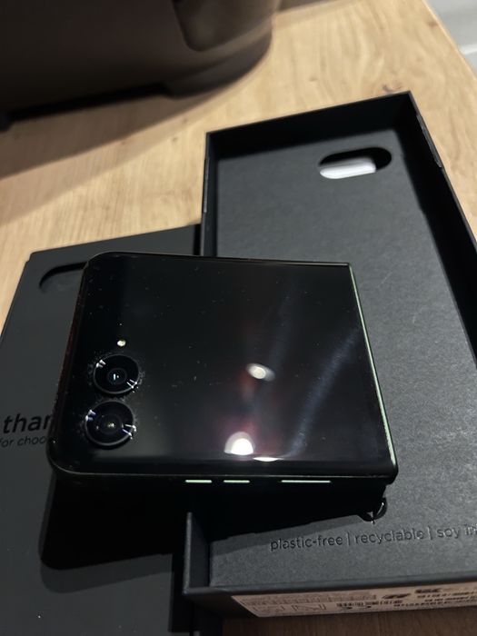 Motorola Razr 70 Plus 512GB гр. София Център • OLX.bg