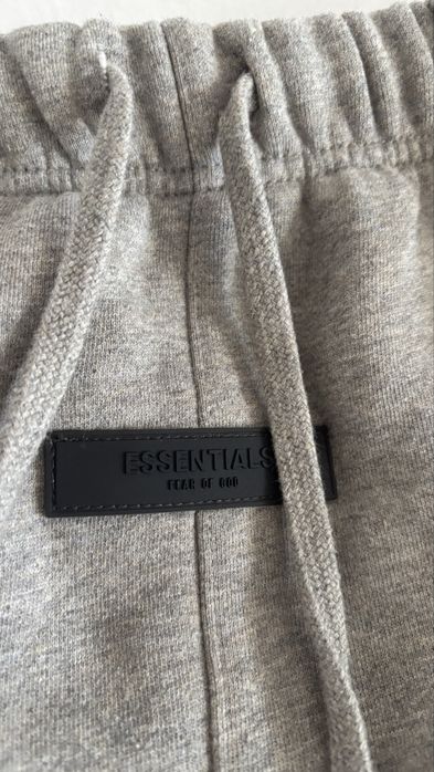 Essentials SS22 шорти (dark oatmeal)