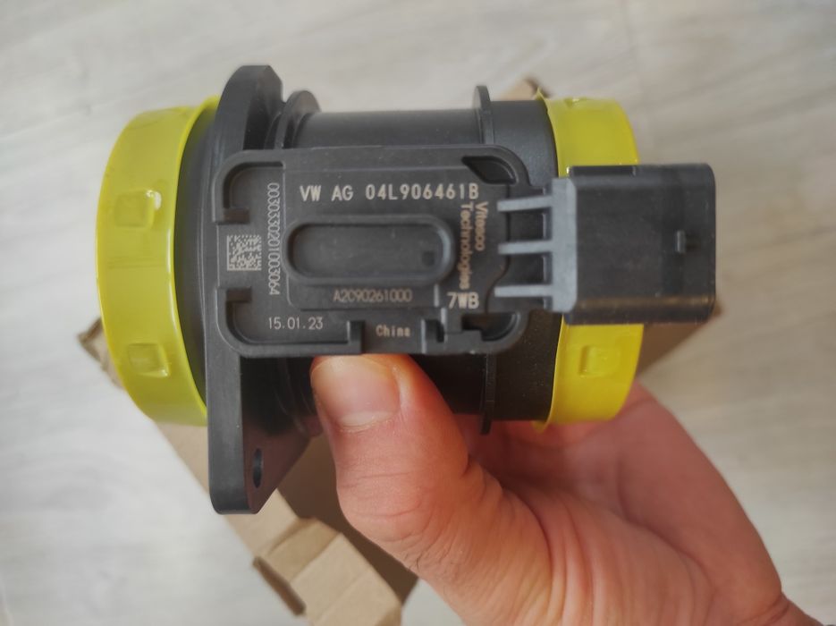 Senzor debit de aer Volkswagen VAG 04L906461B