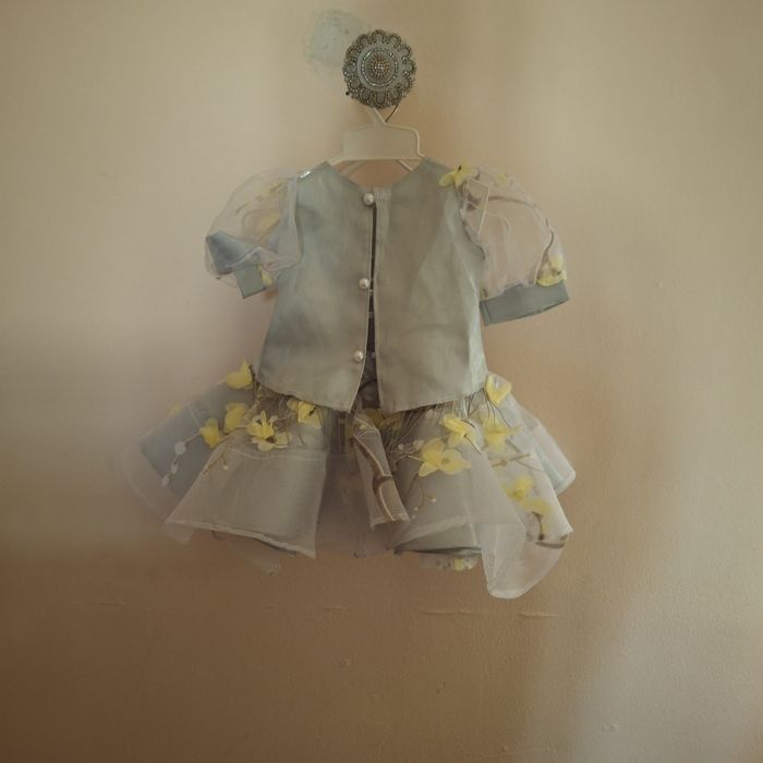 Qizchalar uchun oqshom libosi.   9 - 12 oylik qizchalarga tushadii.