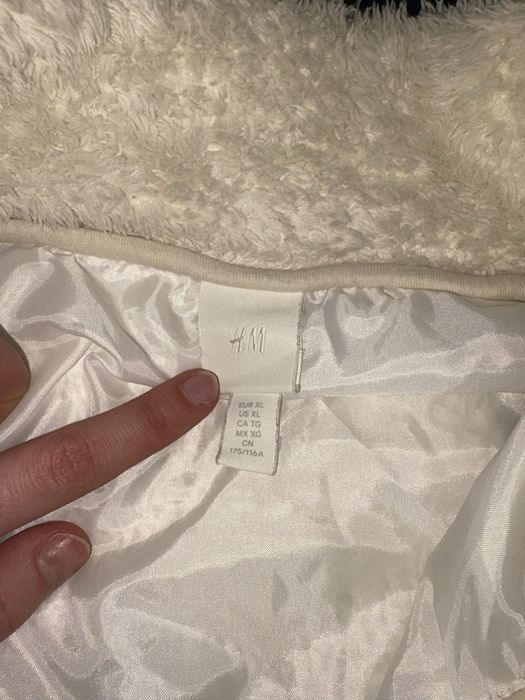Hanorac polar pufos si calduros alb H&M marime XL, nou cu eticheta