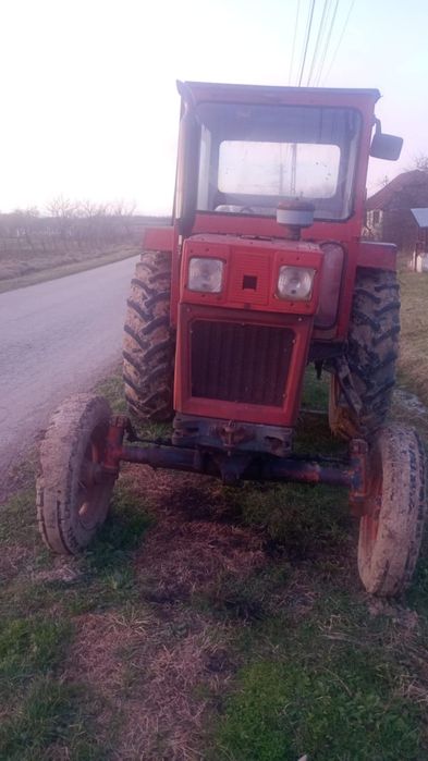 Vand tractor U650  in stare buna