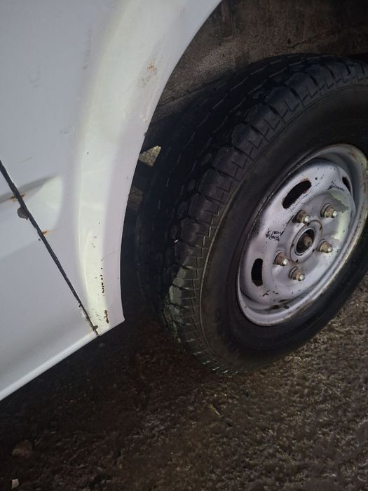 Ford transit sotiladi. 5000 dollor