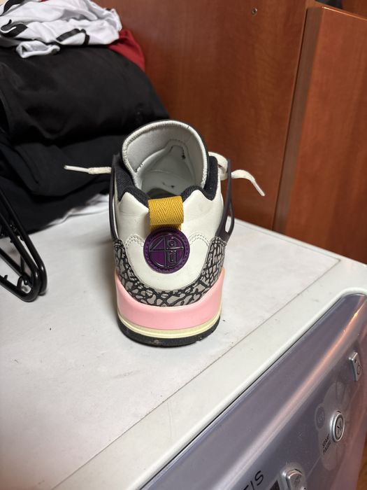 Здравейте. Продавам JORDAN SPIZIKE LOW, в отлично състояние като-нови, носени са не повече от 7 пъти.