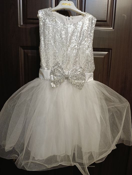 Нарядное платье для девочки