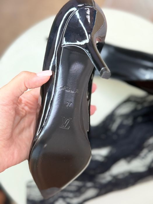 Louis Vuitton обувки