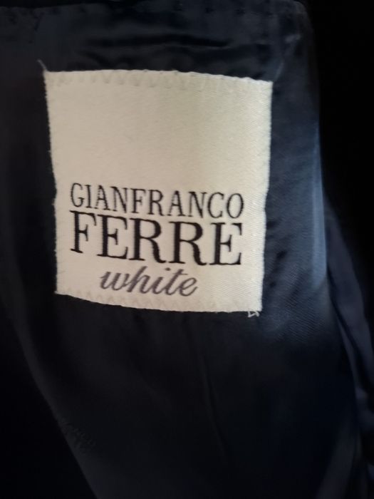 Palton Gianfranco Ferre,white,52/L,lana 90%  casmir 10% ,Made in Italy