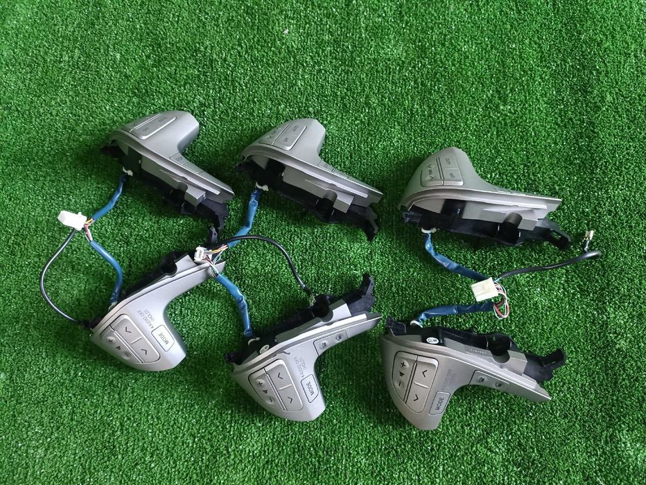 Оригинальный кнопки мультируля от Toyota Camry 45