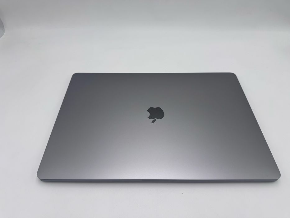 MacBook Pro 16 (2019) — i7 512GB