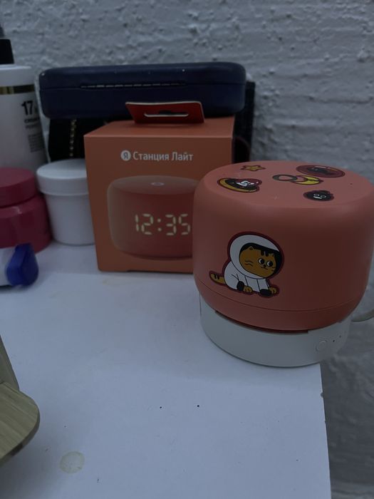 Умная колонка Яндекс Станция Мини с Алисой + powerbank