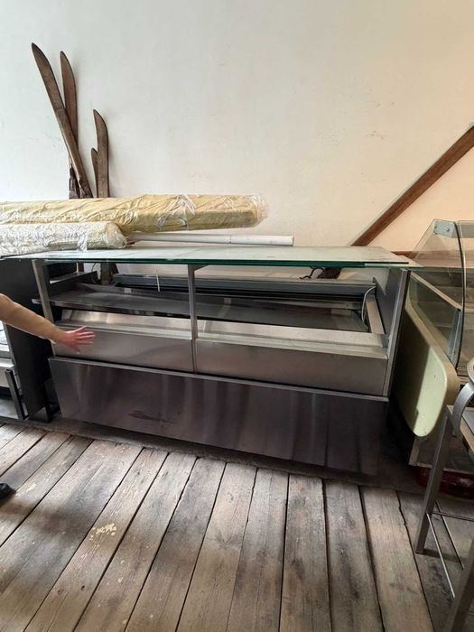 Хладилни витрини за сладолед/торти/десерти/риба