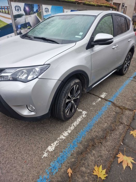 Продавам тойота рав4 дизел