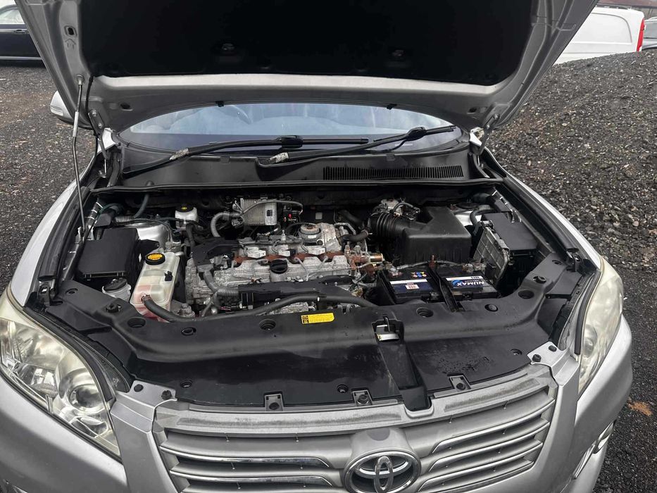 НА ЧАСТИ Toyota  Rav4 2.2 D-4D 150 Ел Кожа Навигация