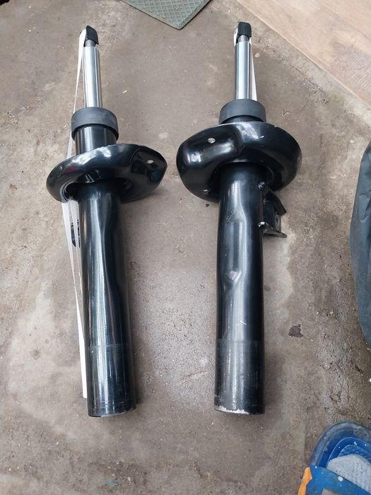 Vind amortizoare nefolosite passat benzina b6 benzina