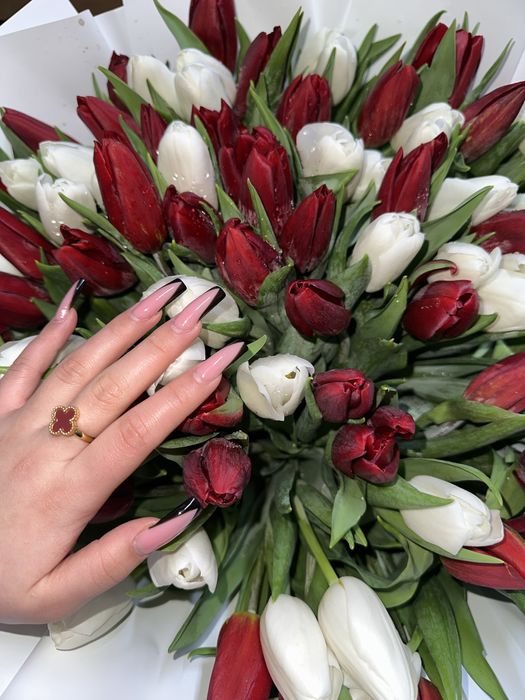 Тюльпаны огромный букет Алматы.