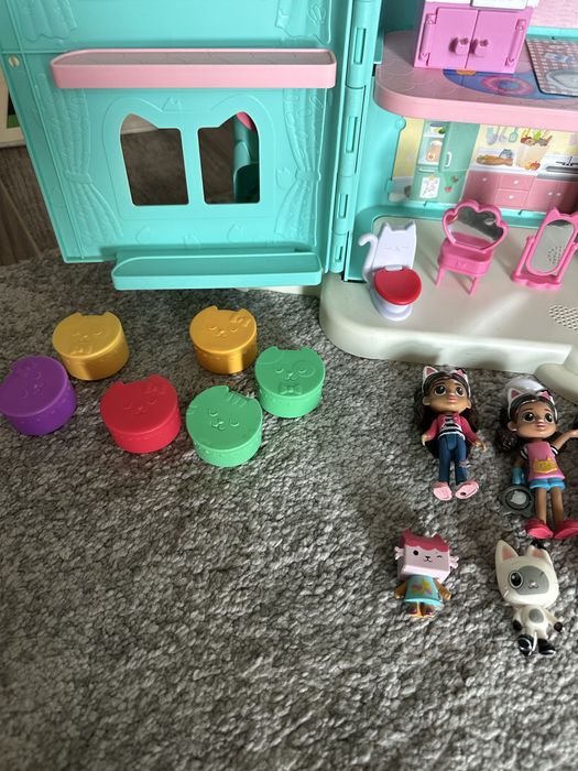 Casuta Gabby + figurine si accesorii