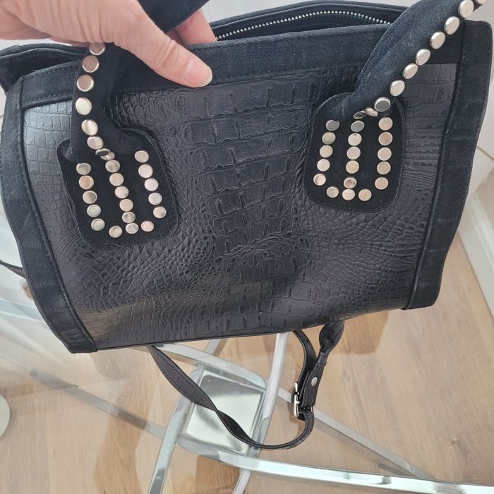 Vând geanta piele naturala întoarsă