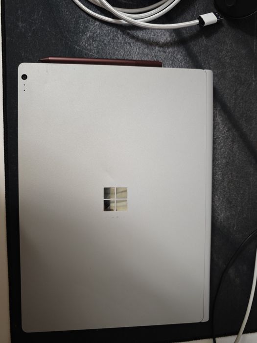 Microsoft surface book 2 i5 8350u  (2v 1)