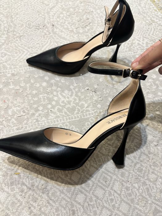 Каблуки на шпильках