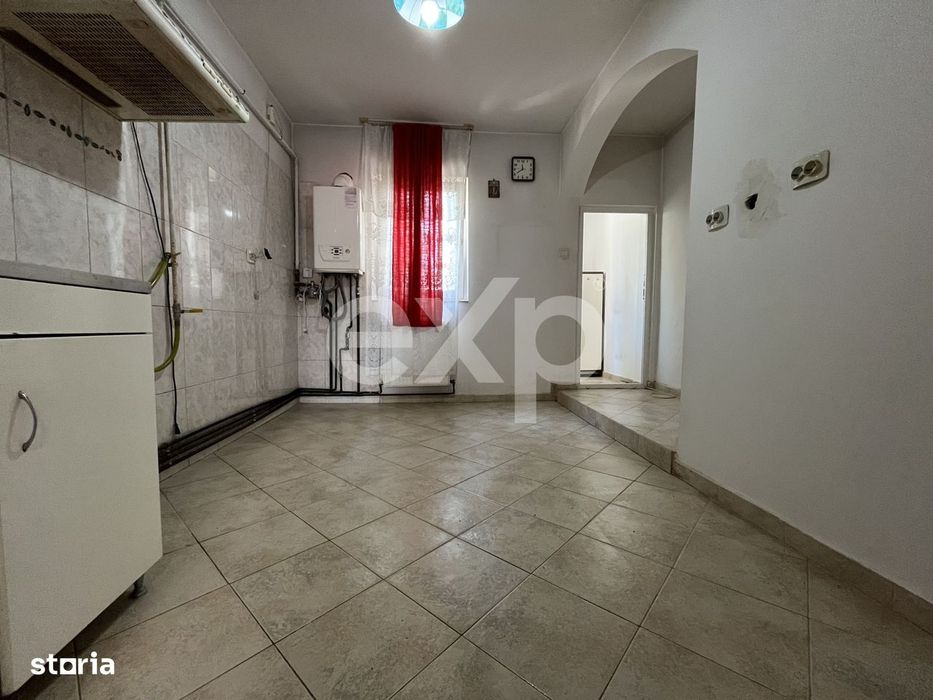 COMISION 0% Apartament 3 camere dec 2 bai etajul 3 central Gaesti