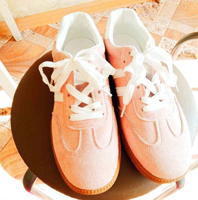 Продам Кроссовки Adidas