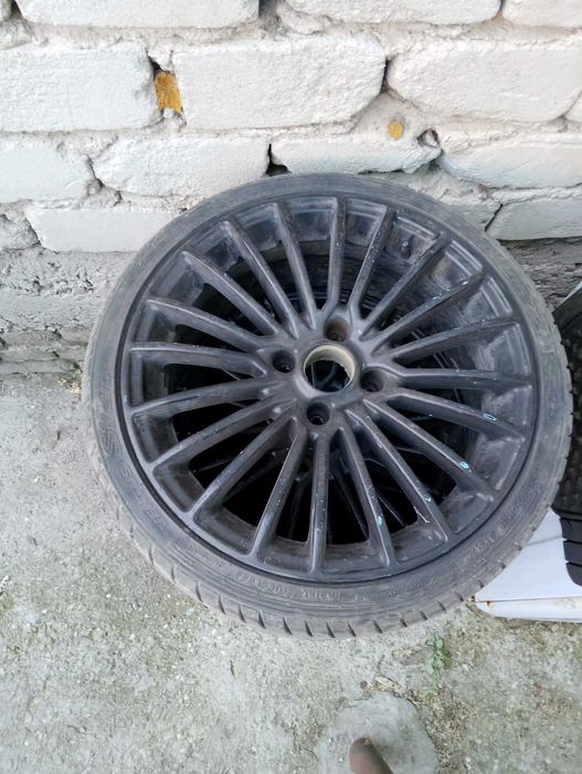 Джанти но не знам за каква кола става