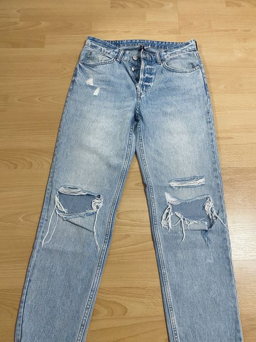 Blugi rupti  H&M